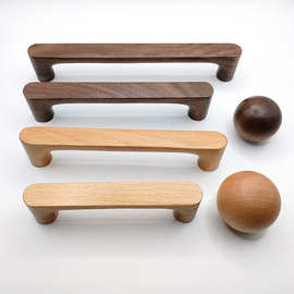 深邃時光 黑色木制門窗的美學與實用